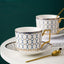 Xícara de Café Europeia- GoldEngland - Jogo de Xícara de Café Rosa Florido, Jogo de Xícara de Café Azul Florido, Jogo de Xícara de Café Vermelho, Jogo de Xícara de Café Azul, Jogo de Xícara de Café Rosa Traços, Jogo de Xícara de Café Azul Traços, Jogo de Xícara de Café Branco - Tudo Shop