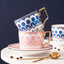 Xícara de Café Europeia- GoldEngland - Jogo de Xícara de Café Rosa Florido, Jogo de Xícara de Café Azul Florido, Jogo de Xícara de Café Vermelho, Jogo de Xícara de Café Azul, Jogo de Xícara de Café Rosa Traços, Jogo de Xícara de Café Azul Traços, Jogo de Xícara de Café Branco - Tudo Shop
